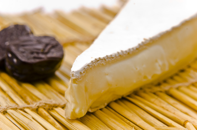 味わい深いチーズの世界 1 カマンベールとブリー 丸ごと小泉武夫 食マガジン
